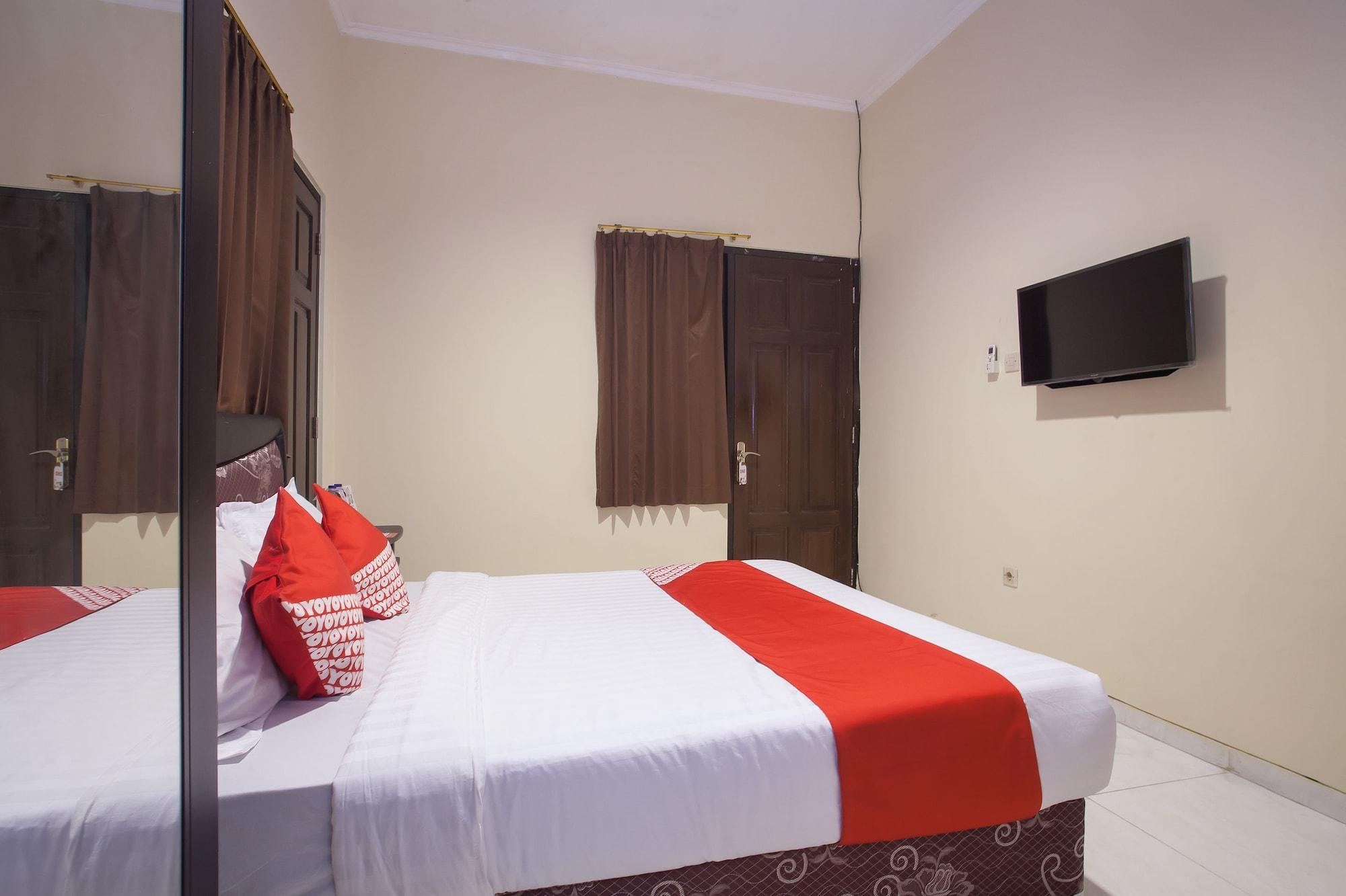 Reddoorz At Graha 99 Simomulyo Hotel Surabaya Kültér fotó