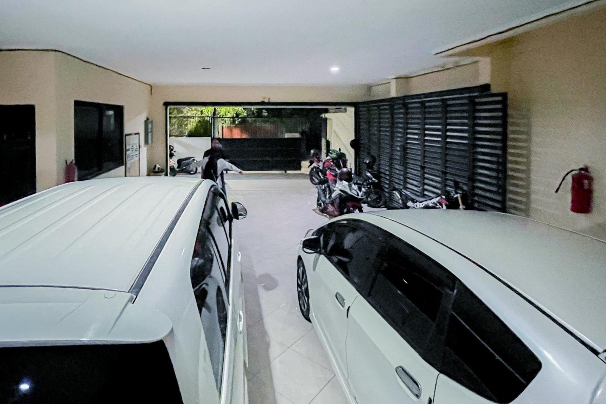 Reddoorz At Graha 99 Simomulyo Hotel Surabaya Kültér fotó