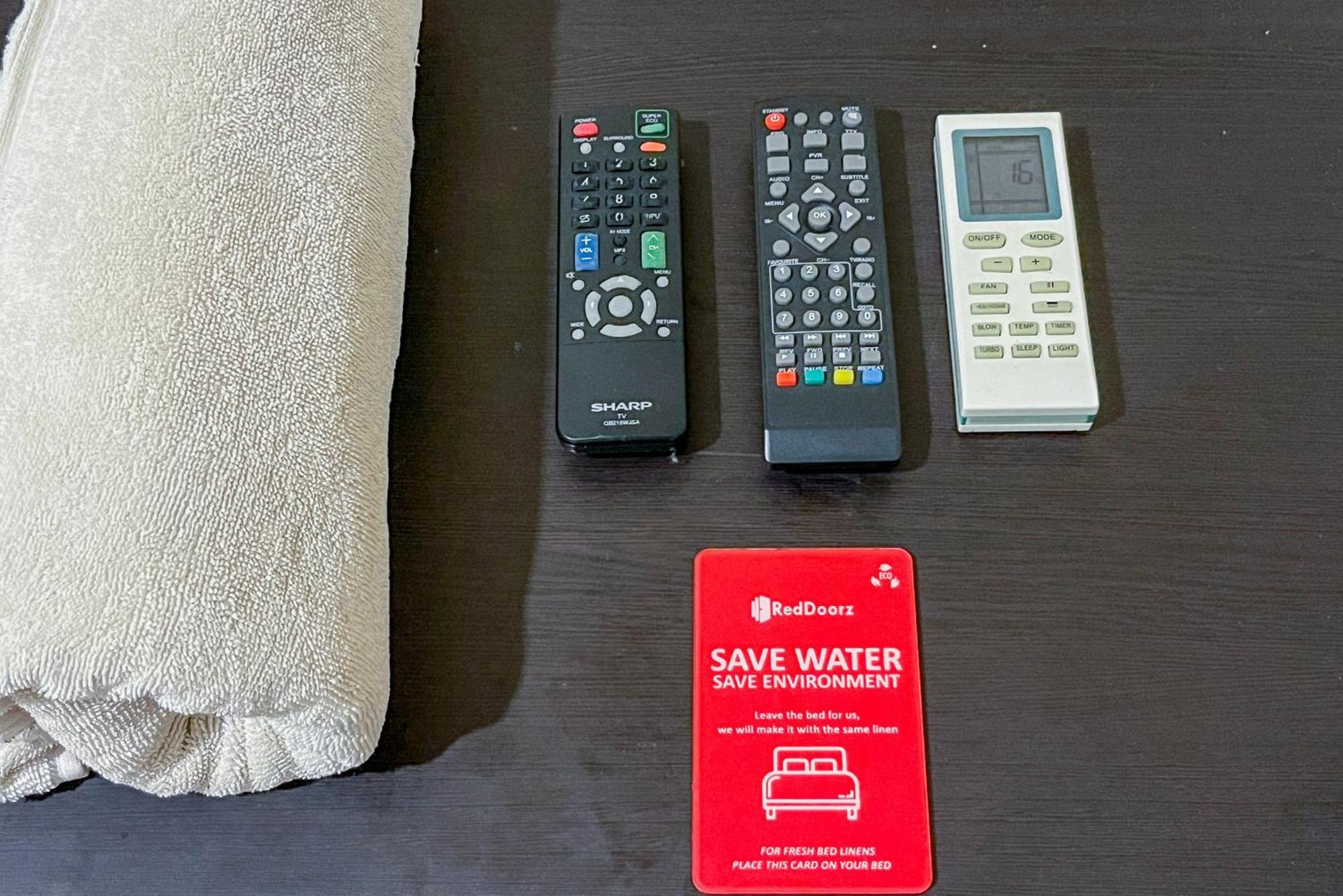 Reddoorz At Graha 99 Simomulyo Hotel Surabaya Kültér fotó